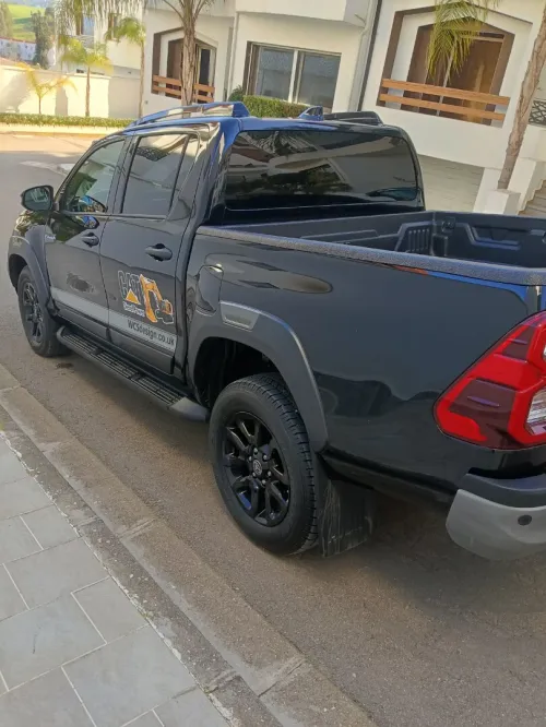 Toyota Invincible 2025 Hilux