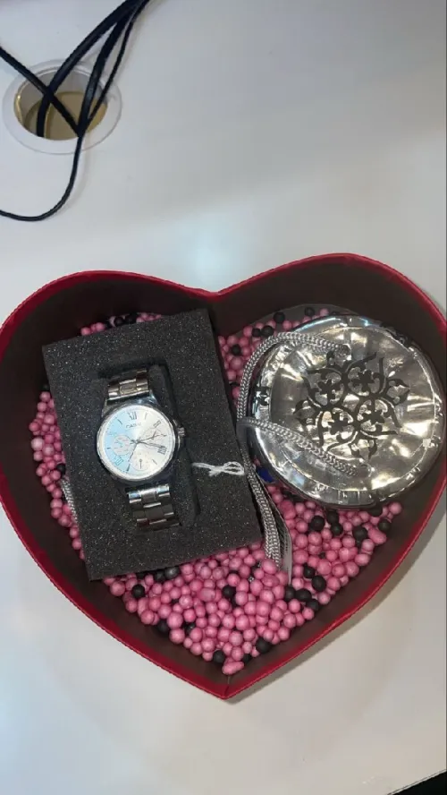 Coffret montre femme cadeau anniversaire Mohammadia Mall sous sol 