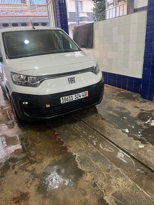 Fiat Doblo 2024 Oran 2 place
