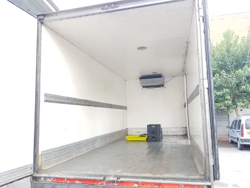 Camion Renault Midlum 135 2001