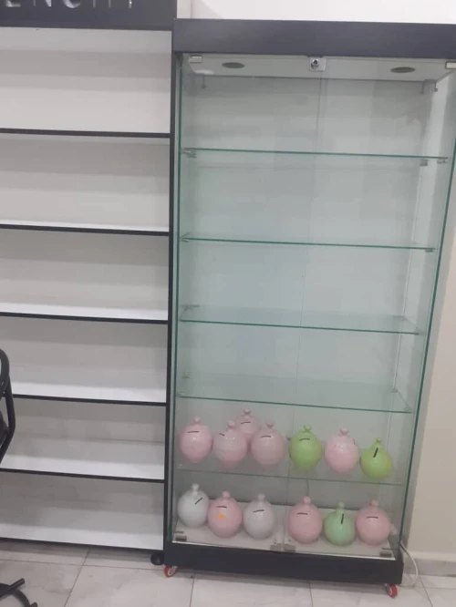 armoire étagère cosmétique