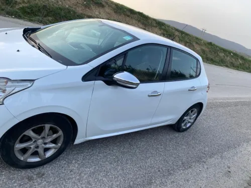 Peugeot 208 2015 Active
