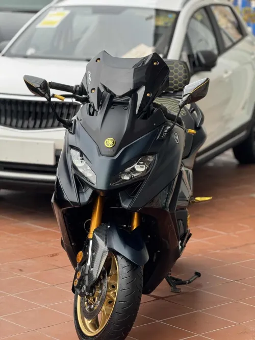 Yamaha T max 2023