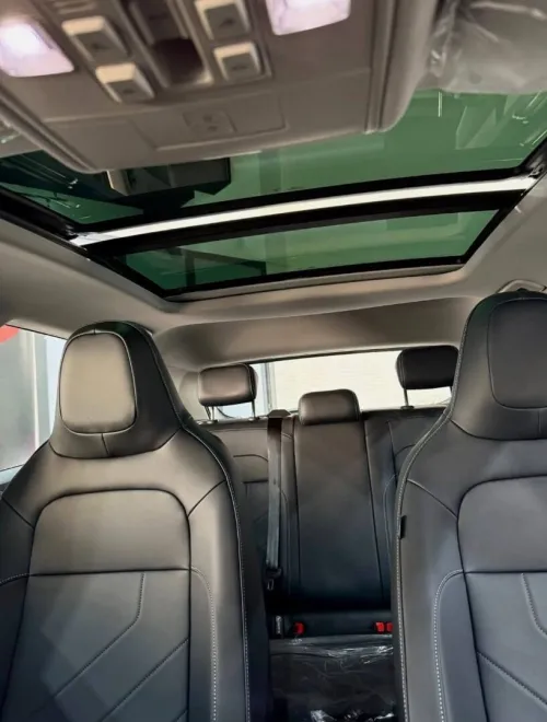 Volkswagen Tahru 2025 XR exclusive black edition 300 TSI