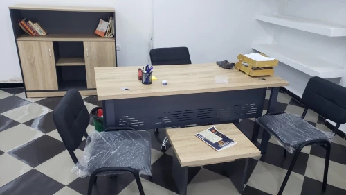 PROMO : Bureau + 2 chaise visiteur + caisson + chaise opérateur + fauteuil + armoire
