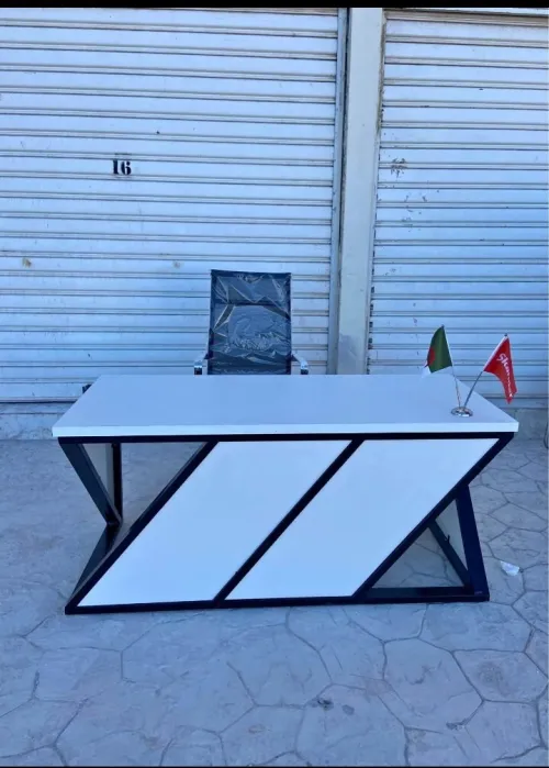 مكتب3D  فخم جديد فيه (160Cm)  بروميار شوا
