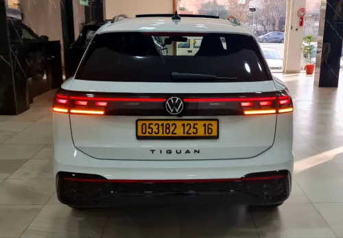 Volkswagen Tiguan 2025 R line black