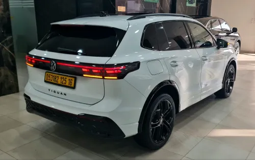 Volkswagen Tiguan 2025 R line black