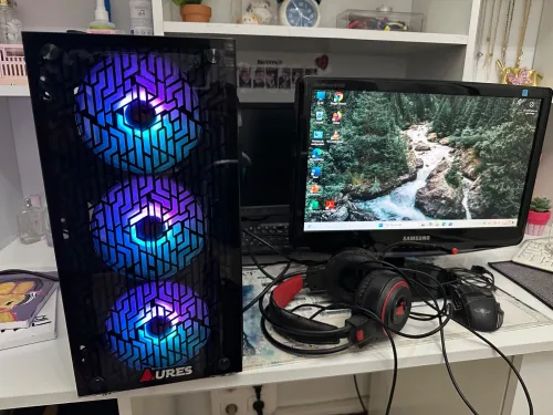 PC GAMING RYZEN 3 3200g/8gb RAM/120gb SSD + ECRAN ET PEREPHERIQUE OFFERT