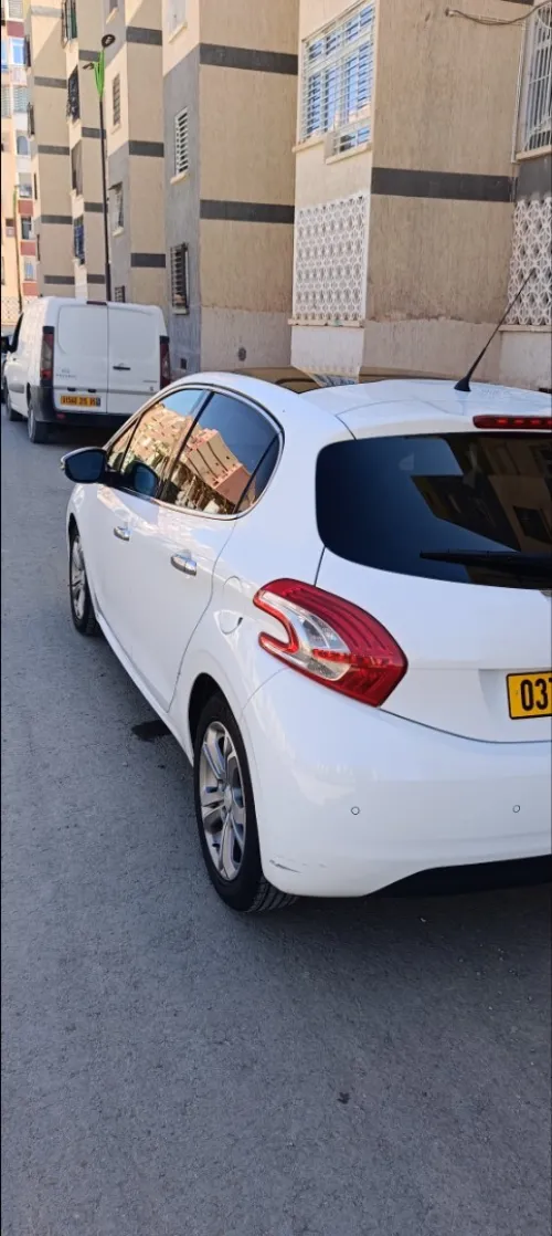 Peugeot 208 2012 Allure