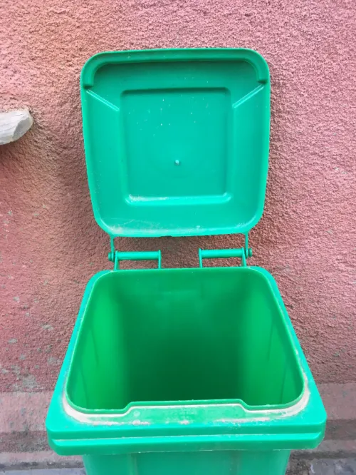 Grande poubelle d'extérieur