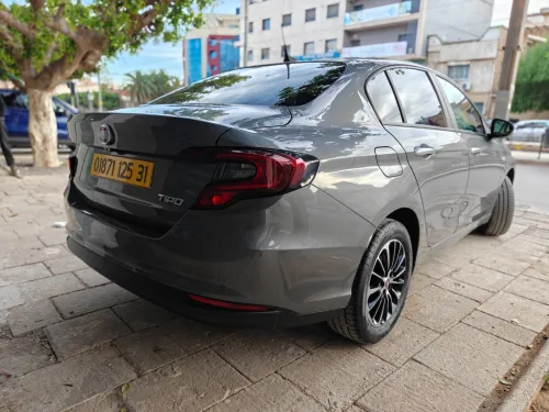 Fiat Tipo Sedan 2025 urban