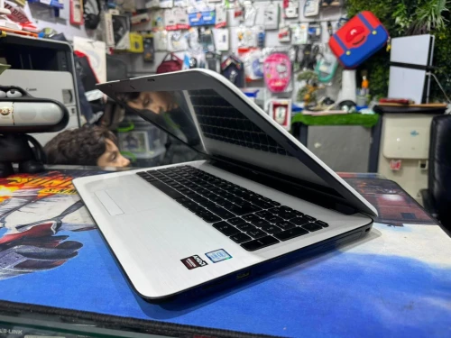 Laptop HP Pavillon i7 6eme Amd Radeon R7 2gb Didier