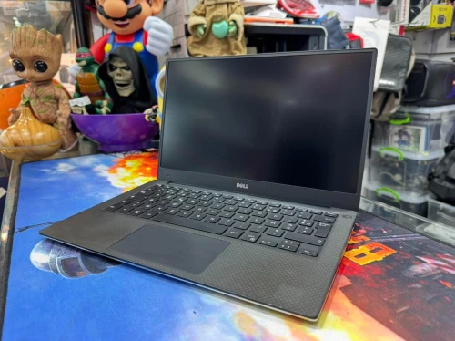 New Arrivage Laptop Dell XPS 9360 i77eme affaire