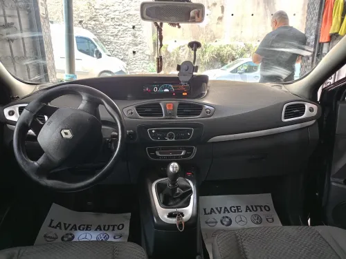 Renault Scenic 2011 scinic 3