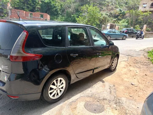 Renault Scenic 2011 scinic 3