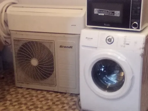 Machine a laver+ micro-ondes + climatiseur +Machina taa khiyata