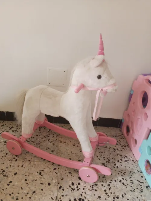 Tente et cheval et parc et plusieurs jours divers
