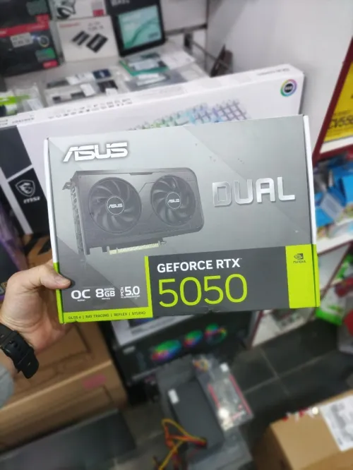 GEFORCE RTX 5050 ASUS DUAL OC 8GO