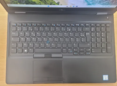 Dell Latitude 5590 15.6 Pouces Full HD i5 8eme VPro 16 GB Ram DDR4 512 GB SSD