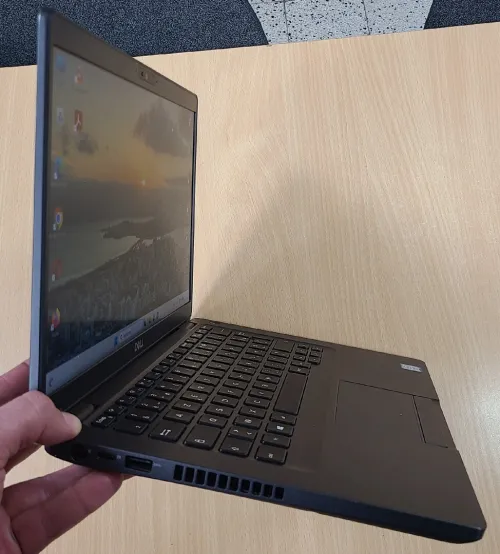 Dell Latitude 5400 14 pouces Full HD intel core i5 8eme Generation Ram 16 GB DDR4 Stockage 512 GB SSD Nvme