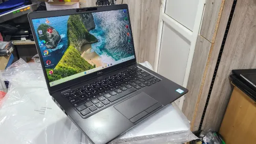 Dell Latitude 5300 Ecran 13.3 Pouces Tactile Full HD i5 8eme VPRO 16GB RAM DDR4 256 GB SSD NVME