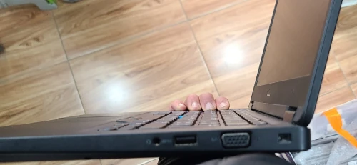 Dell Latitude 5491 14 pouces Full HD i5 8eme HQ Nvidea MX130 2GB VRam 16 GB Ram DDR4 256 GB SSD Nvme