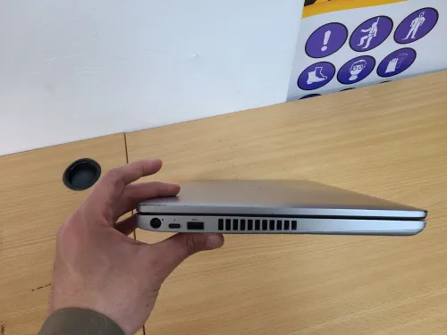 Dell Precision 3550 15.6" FHD I5 10eme 16 GB Ram DDR4 512 GB SSD Nvme Nvidia Quadro P520 2GB GDDR5