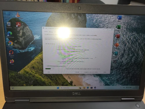 Dell Latitude 5590 15.6 Pouces Full HD i5 8350U Octa-Core 16 GB Ram DDR4 512 GB SSD Nvme