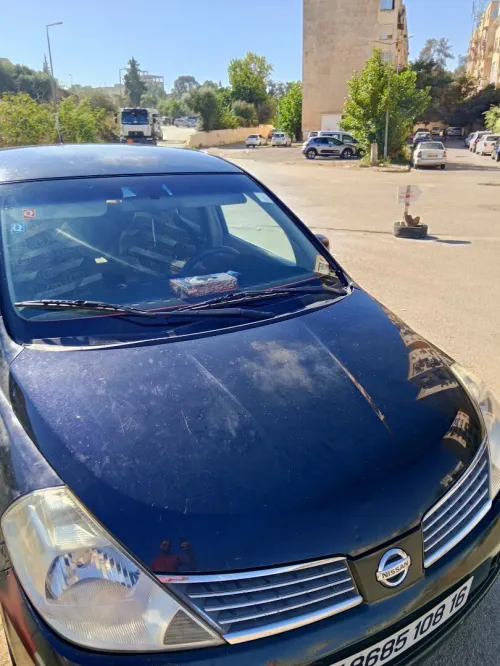 Nissan Tiida 4 portes 2008 Tiida 4 portes