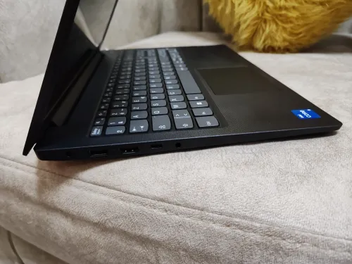 Lenovo V15 G4 intel i5-12500H 8/256 neuf jamais utilisé