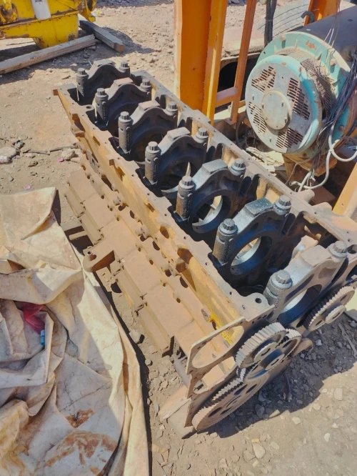 Comatsu,caterpillare,Mitsubishi,Cummins,JM,nissan,perkins Mouture engin+piece de rochange 