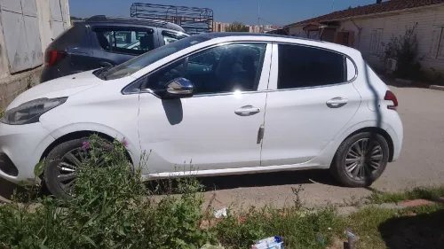 Peugeot 208 2016 Active Facelift