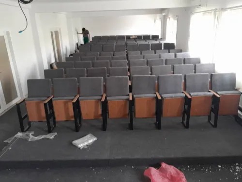 Chaise de conférence R70