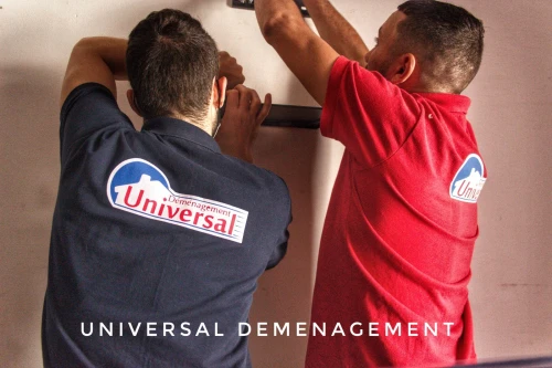  "UNIVERSAL DÉMÉNAGEMENT": Assure un déménagement rapide professionnel 