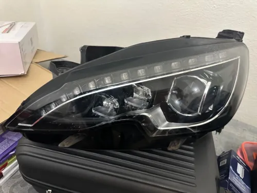 Phares pour la nouvelle 308 xénon + led 