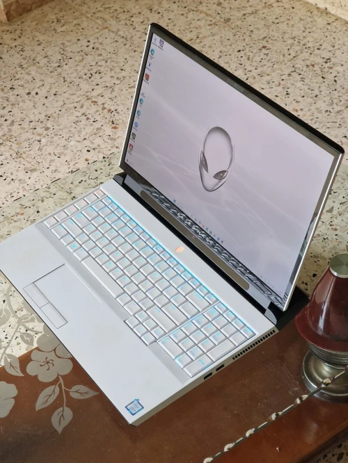 Dell alienware area 51m r1 