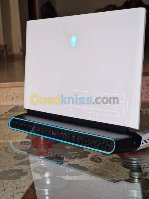 Dell alienware area 51m r1 