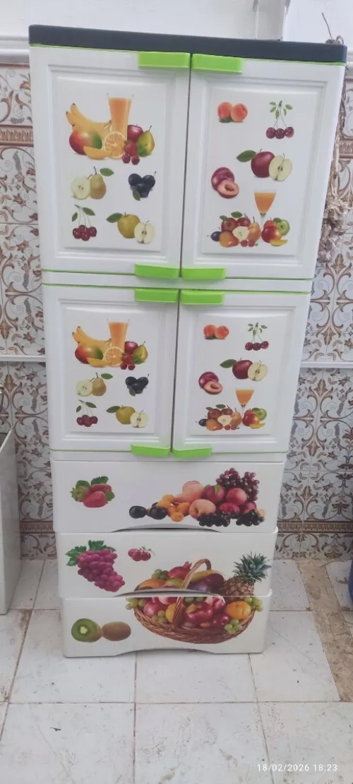 Armoire en plastique.  خزانة بلاستيكية