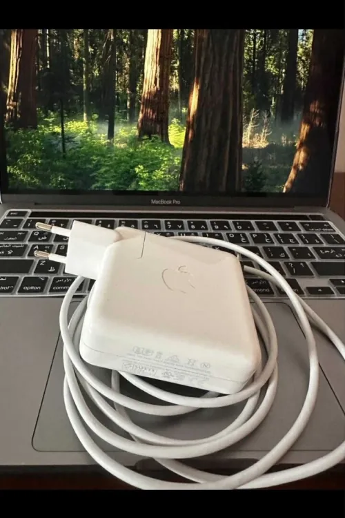 Macbook pro 2020 4xthunderbolt3 Touch bar Libéré officiel