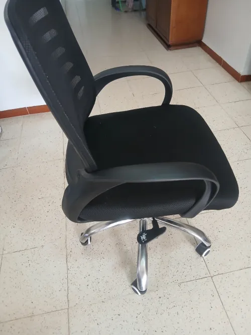 Chaises de bureau avec roulette (20) et (10) chaises de bureau sans  roulettes