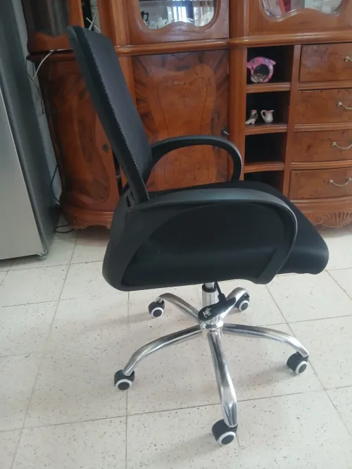Chaises de bureau avec roulette (20) et (10) chaises de bureau sans  roulettes