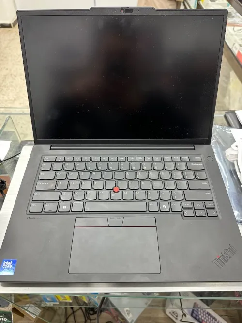 Thinkpad P14s Ultra 7 155H 48/512ssd RTX 500ADA 4GB