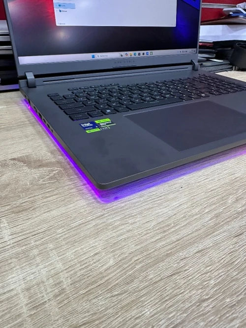 Asus strix G18 ultra 9 275Hx 32gb ram 1tr ssd Rtx 5080 (16gb) Lecron 18 pouces