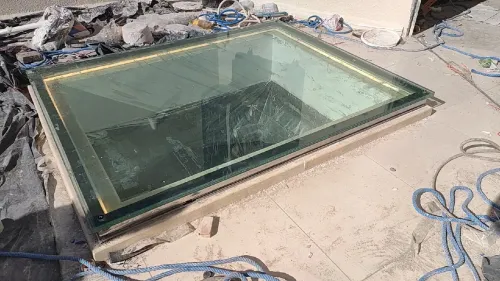 Skylight - fenêtre de dalle - trape de toiture - verre de sol ouvrant 