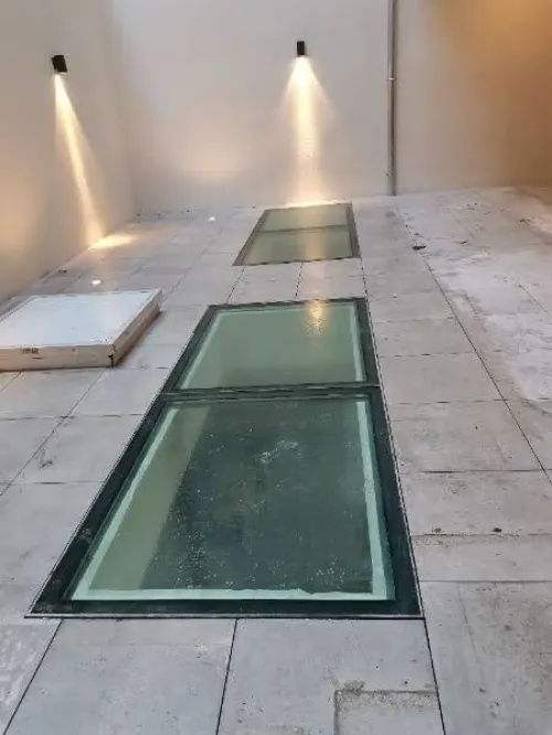 Dalle de sol en verre - plancher en verre