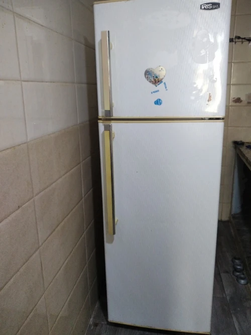 ثلاجة نوع إريس سات