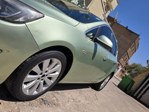 Opel Astra 2014 COSMO