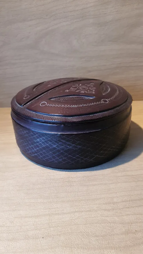 Boite à bijoux en cuir repoussé Touareg avec joli motif, fait main