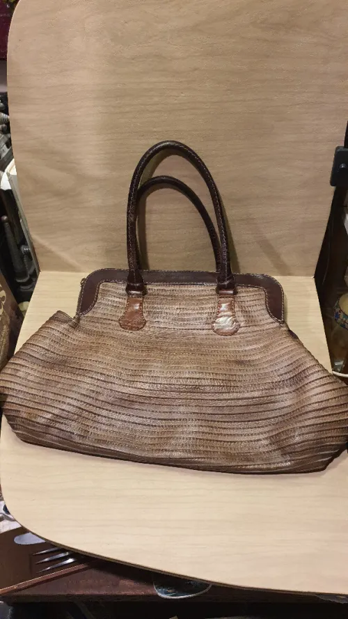 Grand Sac à main en cuir souple de la prestigieuse marque MAJO Italy, fait main.